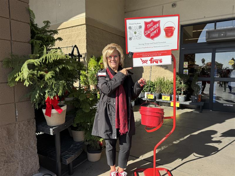 Get ready for a big day of giving back. 🛒This Thursday, Dec. 5 is the Fry’s Big Ring.
<a href="/FrysFoodStores/">Fry's Food Stores</a> associates will be ringing bells at our red kettles.🎄Be sure to stop by your Fry’s, say hi, and help us spread some holiday cheer!

🔔=30 Meals! RegisterToRing.com