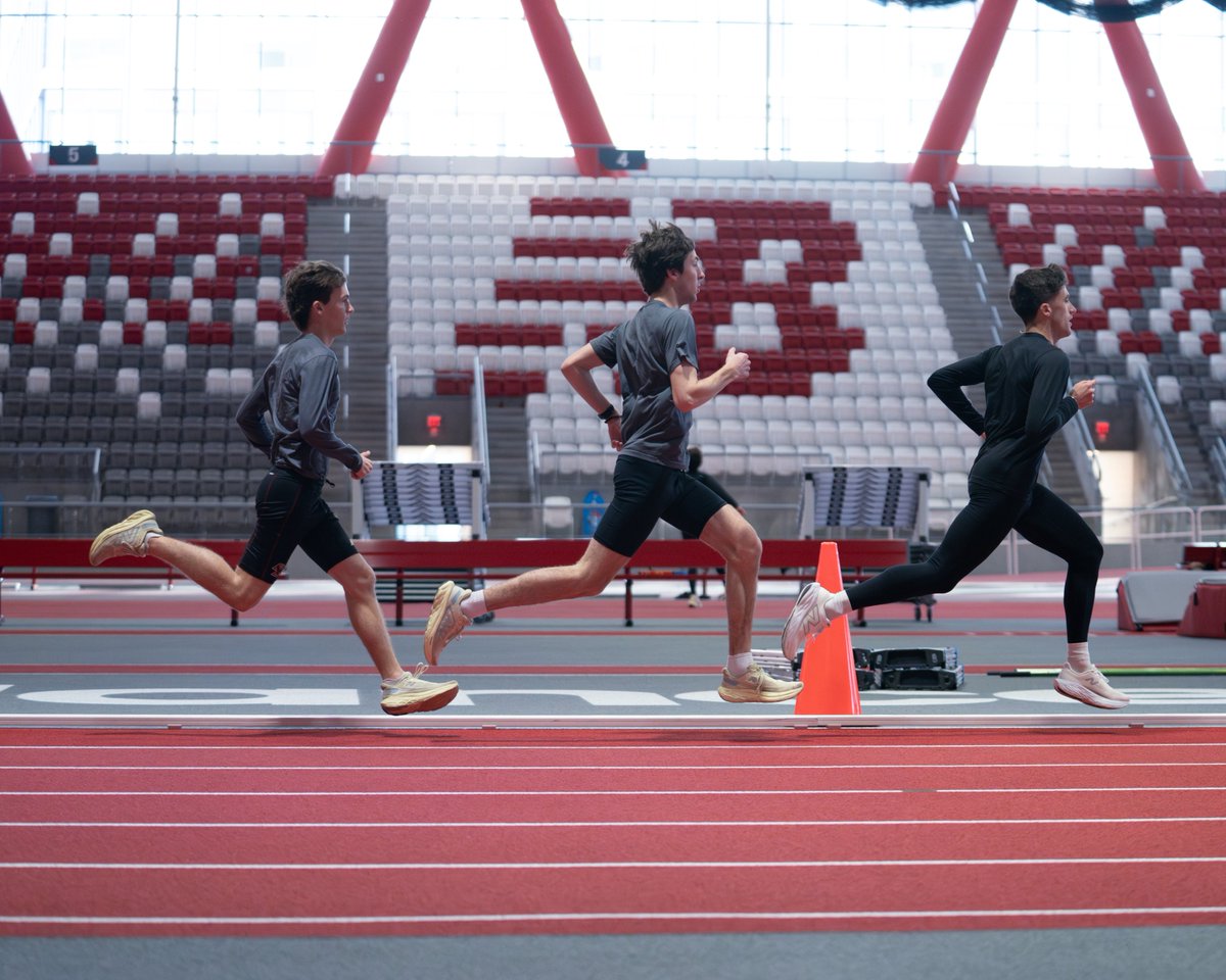 BCXC_TF's tweet photo. Back at the TRACK! 😃🏃 https://t.co/F8nz6h7O9h