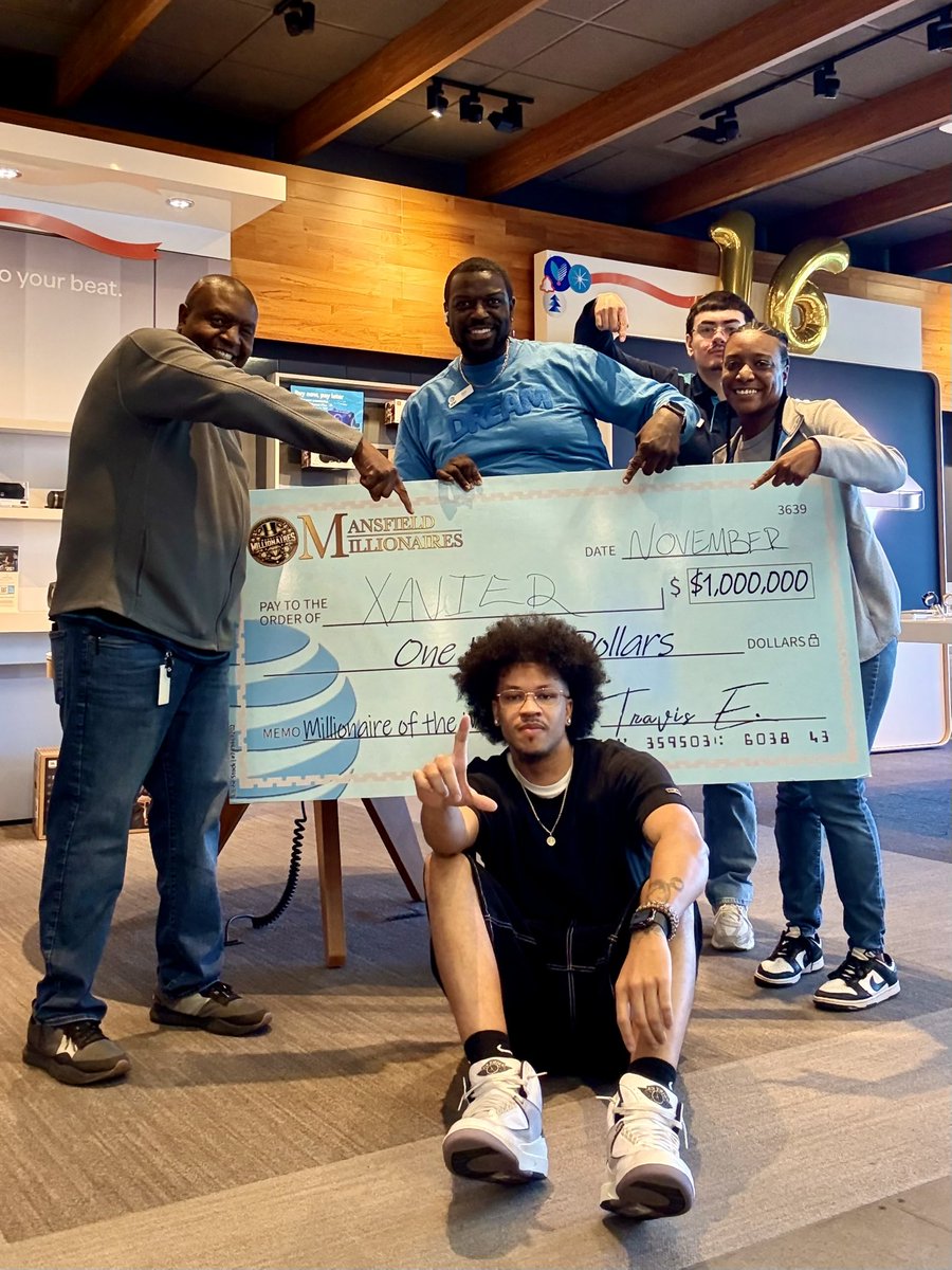 KingOfCultureT's tweet image. They said I know how to pick em, and they&apos;re right. Xavier&apos;s first month on the floor, he held the top spot. Proud of him. Presents solutions to customers and achieved a perfect 100% customer satisfaction % #TopPerformer #SalesChampion #ProudManager #TeamSuccess @NTX_Market