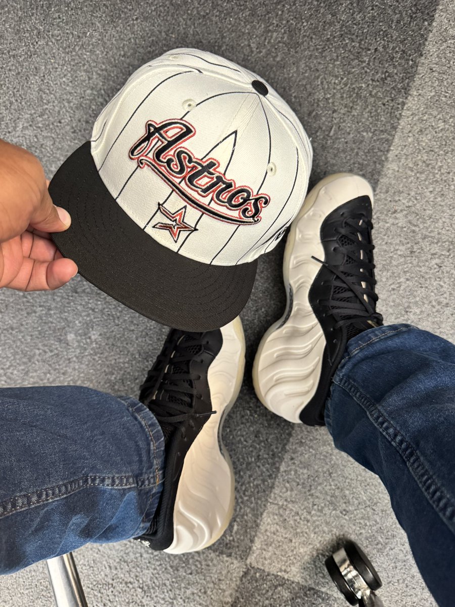 Office #KOTD #workfeets #wekickdifferent #frshrthnyu <a href="/nikestore/">Nike.com</a> <a href="/NewEraCap/">New Era Cap</a> #sneakerdrop #snkrsliveheatingup #snkrskickcheck #yoursneakersaredope