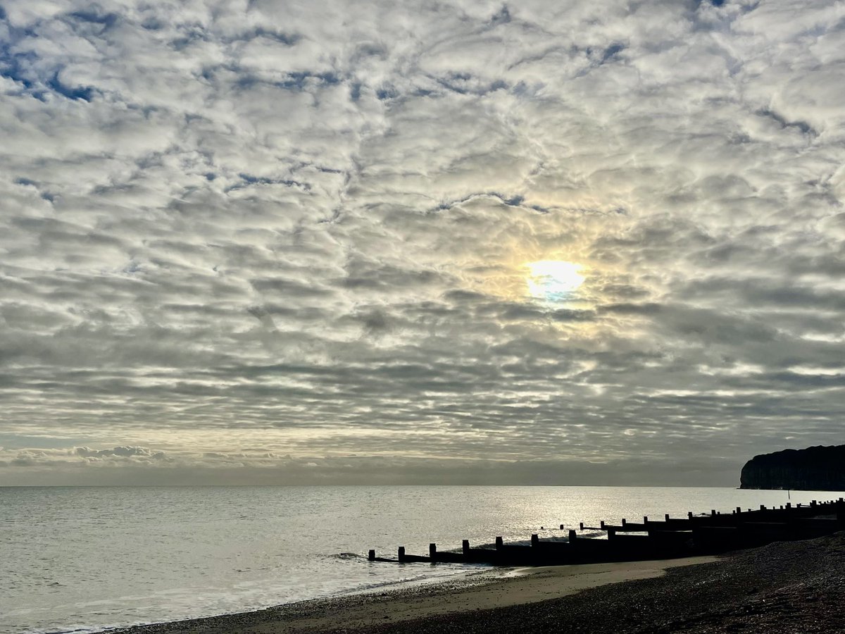 AngelikaHTCG's tweet image. The sun tried really hard 🌥️ Very little wind 🙏🏻 300m in 10c #PolarbearChallenge 🏊🏻‍♀️ #wildswimming #beachlife #vitaminsea #tuesdayvibe ♥️