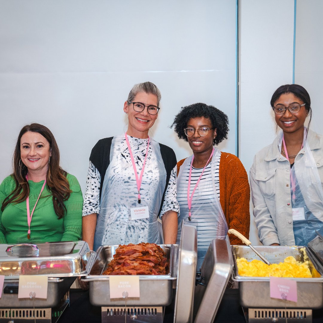 This International Volunteer Day, we celebrate the incredible PEARLS volunteers who have given their time, energy, and hearts to support our girls. 💜

Want to get involved? Fill out the form at this link to stay up to date on volunteer opportunities! pearlsforteengirls.com/volunteer