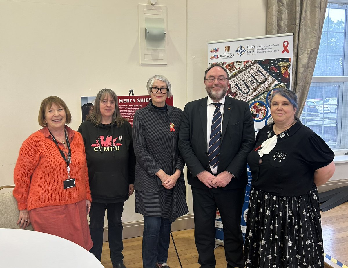 ValMorrisonProf's tweet image. Hosted a great World Aids Day event yesterday @BangorUni with @BCUHB and @FastTrackCities Cymru/North Wales colleagues. Event showcased the quilts made in educational workshops to address stigma and raise awareness of testing & treatment. #stigma #HIVAwareness #sexualhealth