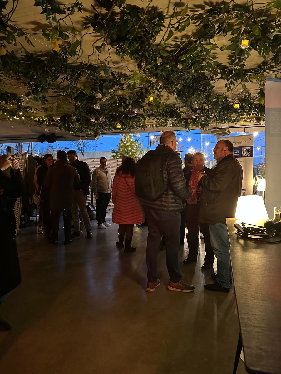 Ha empezado el #XDayIberia 2024 y estamos con todo! 🇪🇸🚀 Comienza Enrique Cabal, Country Manager de QuestionPro España dando inicio a este gran evento. 

¡Sin duda en QuestionPro estamos transformando la rcopilación y utilización de los datos para tomar mejores decisiones!