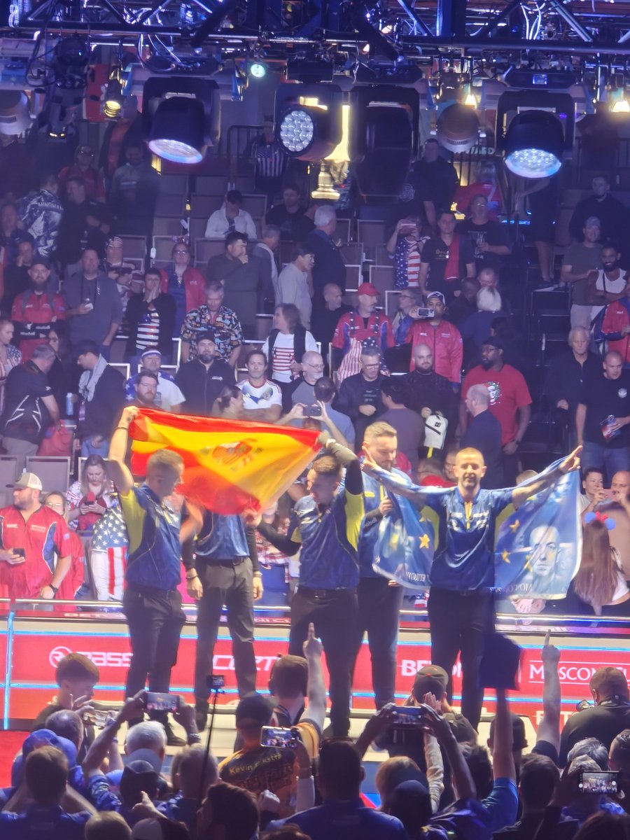 Cville300zx's tweet image. #MosconiCup

🇪🇺11-6🇺🇲

Didn't have much hope going into the day but damn what a weird day of pool.

🇺🇲 Made leaps and bounds from what happened last year. This was a few rolls from being an all time epic event.

Congrats to 🇪🇺