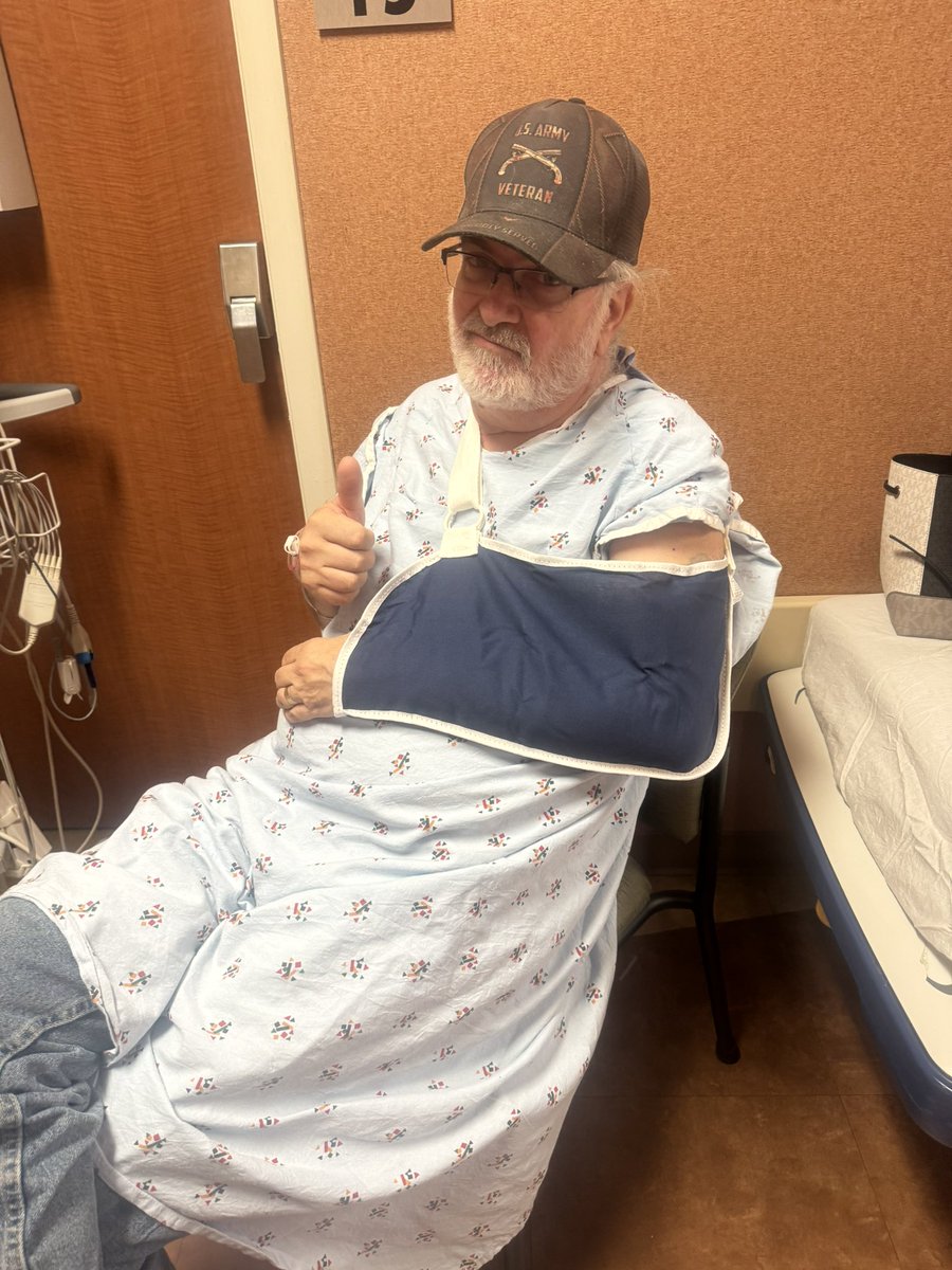 JoesAtmosfere's tweet image. No show tonight due to #injury!  #Dislocated #shoulder at work today!  I’m fine and way too high to drink! So, see you next Tuesday Night at 11/10C folks!