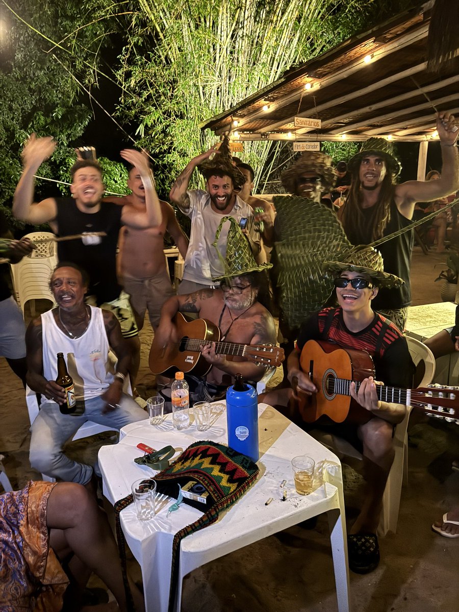 tota_ofc's tweet photo. q experiência foda hahah #bdj ❤️🛥️🌊🏝️ https://t.co/4XP2NZx28V