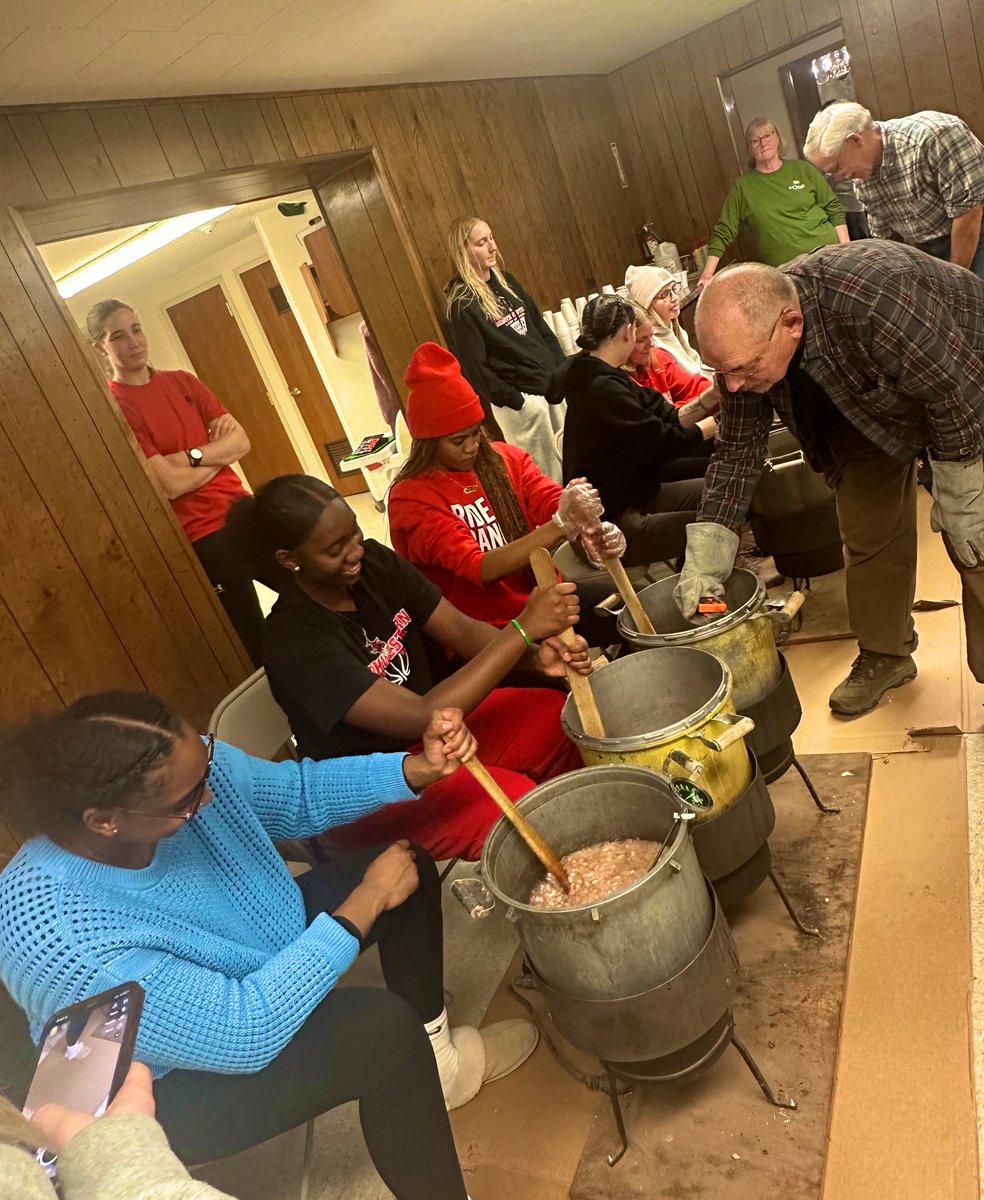 NWOSUWBB's tweet photo. We had a great time making peanut brittle with the Alva First United Methodist Church last night! Thanks for having us! ❤️ https://t.co/NuYIaYqcvd