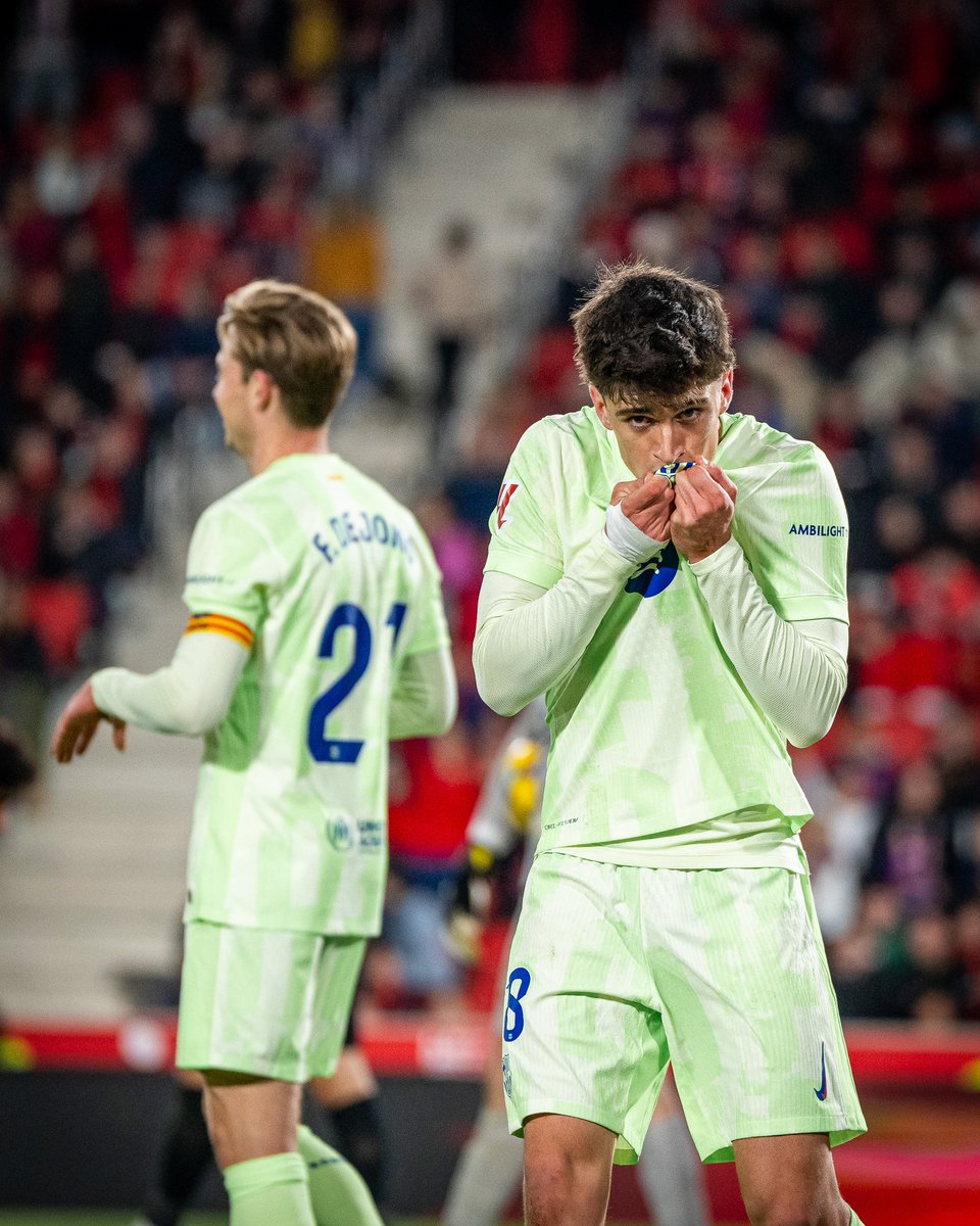 PauVictorDelga1's tweet photo. Gran partit i gran victòria. Continuem sumant. Molt content d’haver pogut ajudar a l'equip. Visca el Barça! 🔵🔴 https://t.co/P3emOg4qen