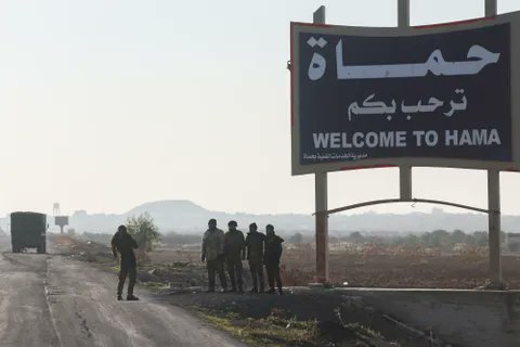 Conflict_Radar's tweet photo. Syrian Army:
We are working to secure the perimeter of the 25th Division Command and the entire city of Hama.
#Syria #Syrian_Archive #Hama #US
