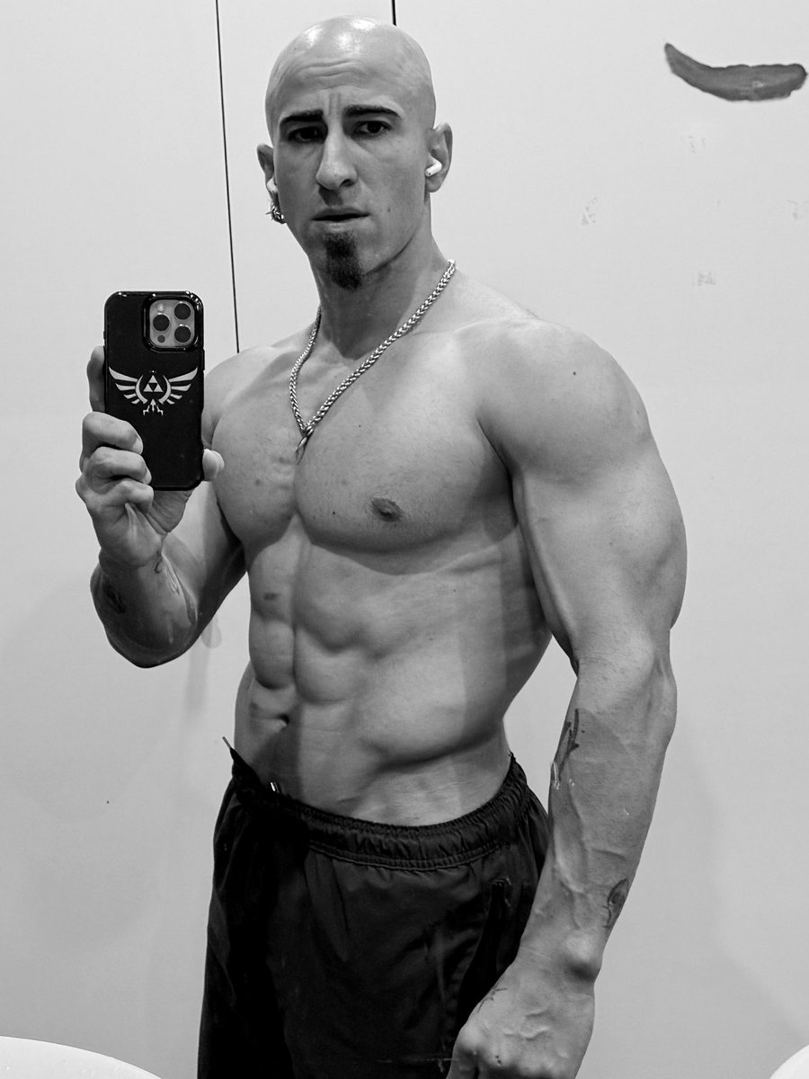 ZELDA FAN
#ripped #fitboy #Zelda