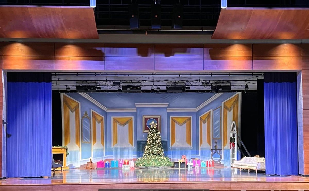 market_sleuth's tweet image. I love dress rehearsal! 🩰 We have 149 dancers this year for the 2.5hr performance which runs 4 shows next weekend (with 2 nearly sold out). My daughters have 6 roles combined for Act 1 &amp;amp; 2. ❤️🎟️😊