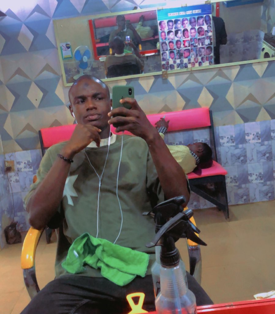 _dhemiberry's tweet photo. @phoebeodekina I no be fine Bobo, but God’s good 😊 https://t.co/HYSMRb0Ajs