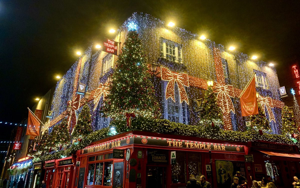 PacoFerez's tweet image. Hemos estado dos días en Dublín. En el hotel lo único que nos pidieron fueron los nombres de los ocupantes de la habitación. Íbamos con el DNI y nos dijeron que en Irlanda, por protección de datos, no solicitan documentación. ¿Qué lumbreras ha pensado lo de los datos en España?