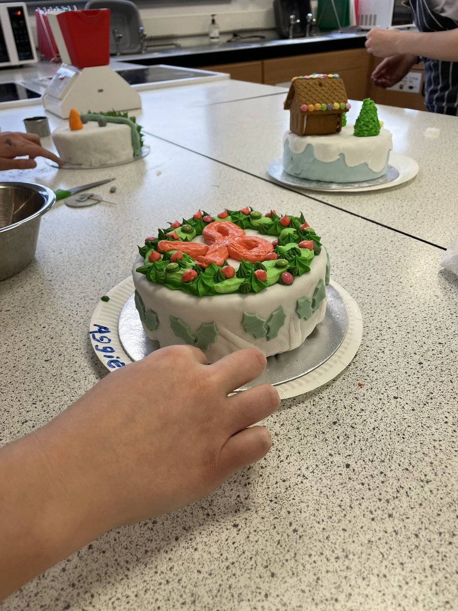 The S3 Practical Cookery Christmas Cake Competition is well under way. Here’s a wee sneaky peak…. <a href="/knoxacademy/">Knox Academy</a> #christmascake #practicalcookery #S3 #cake #December #decoration #highschool #Christmas