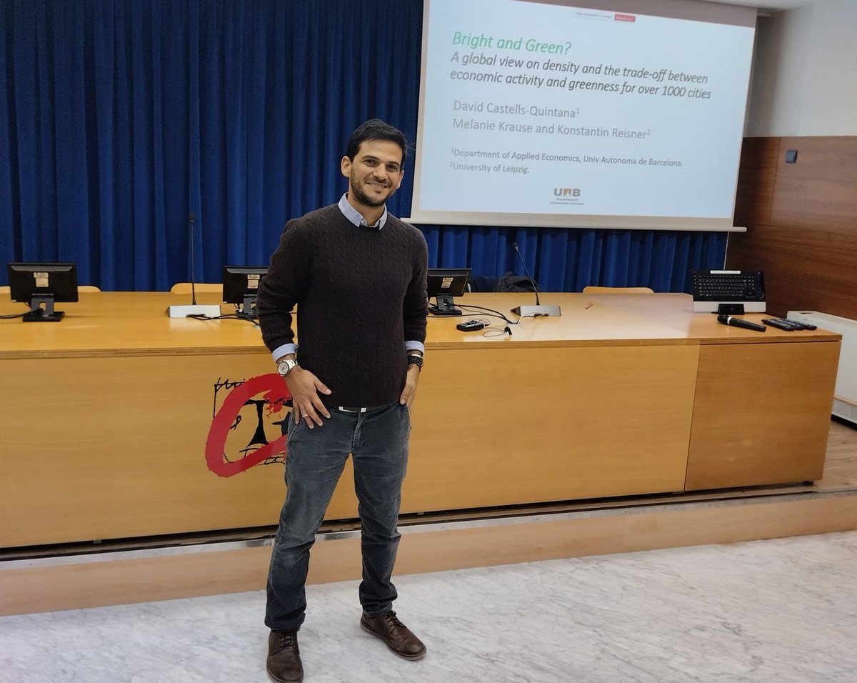 decastells's tweet photo. Always a pleasure to visit @DeptEconomiaURV @ECO_SOS_URV 
Today to present my work on "#BrightGreen" #cities https://t.co/CpbYPPWBra