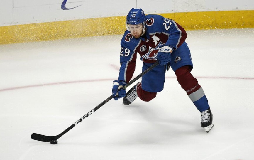 FantasyGuruSite's tweet photo. Elite Mafia – @jorgepucks brings you his top GPP stacks, cash game & one-off plays, and goalies for your #NHL #DFS lineups! We have a massive 1️⃣0️⃣-game slate that starts at 7:00 p.m. with some good spots to consider stacking.

Light the lamp with Fantasy Guru 🚨
👉https://t.co/0FOuOAdcAd
#NHLTwitter #NHLPicks #GoAvsGo