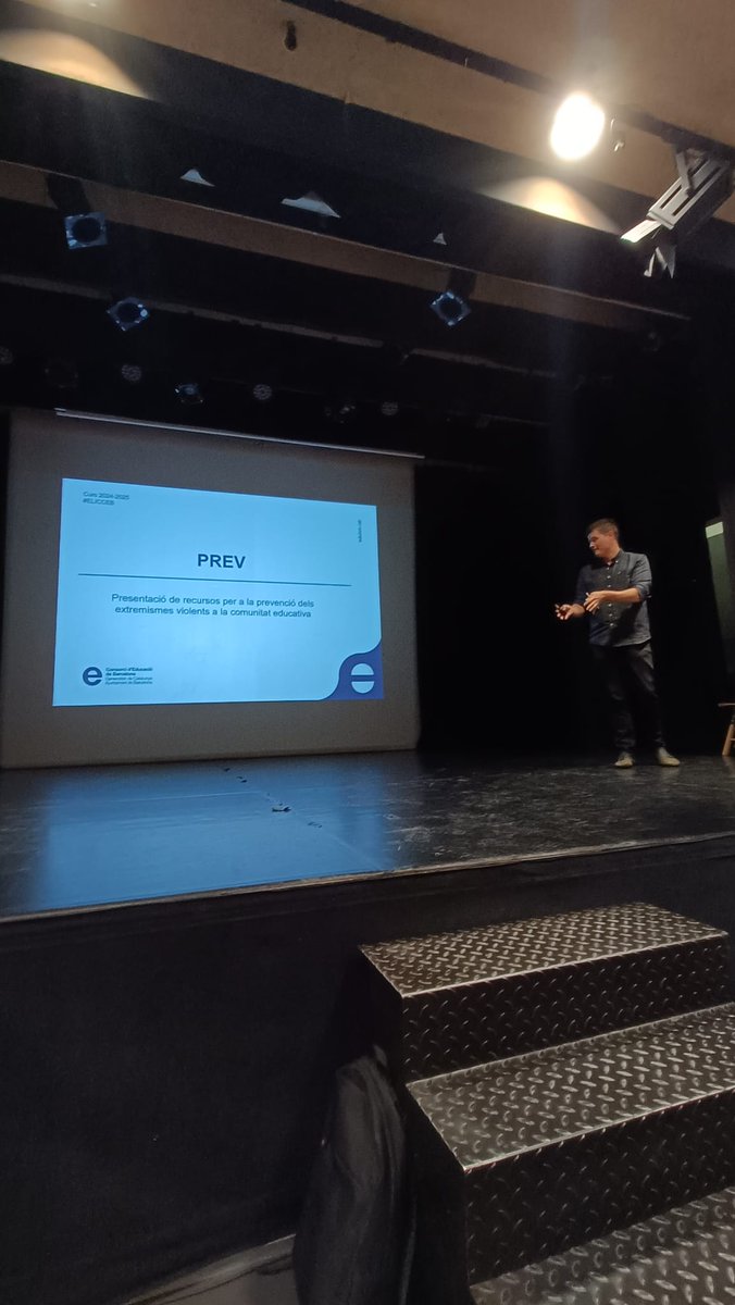 elicceb's tweet photo. Aquesta tarda els #equipsdirectius del @consorciedubcn han participat a la formació #PREV Prevenció dels extremismes violents a la comunitat educativa #ELICCEB @educaciocat @mossos https://t.co/hS640trqn3