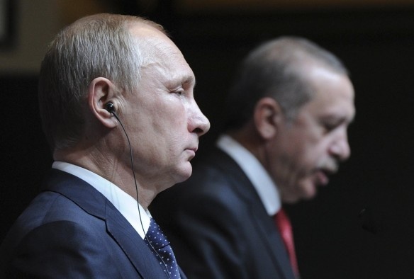 🎖️🎖️

الرئيس بوتين يرفض رفضاً قاطعاً عرض أردوغان على حلفاء سوريا ان يبقى محتلاً الاراضي التي استولى عليها من حلب من أجل انهاء الصراع

الطلب تم رفضه تماماً من قبل الرئيس بوتين