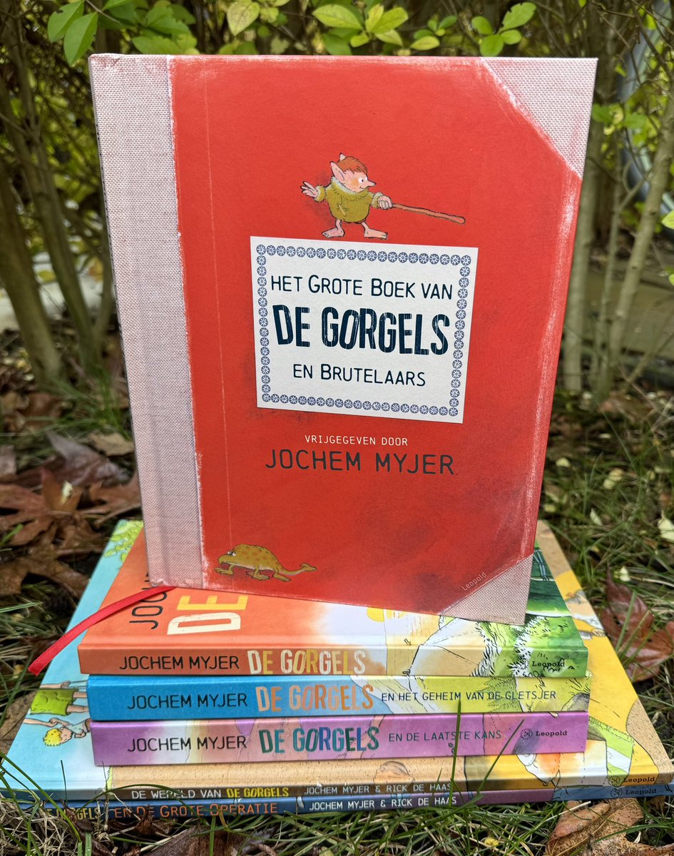 @leesknokploeg (@leesknokploeg) on Twitter photo Dit was hem dan, het aller laatste boek van en over de wereld van de Gorgels. Een mooie aanvullen ná de andere boeken.
Daggeledoeidam Gorgels en in het bijzonder Bobba, Belia en Graddal!
<a href="/jochemmyjer/">Jochem Myjer</a> <a href="/EstherStol/">📚Esther Stol📚</a>
#partner #samenwerking #langzullenwelezen Dit was hem dan, het aller laatste boek van en over de wereld van de Gorgels. Een mooie aanvullen ná de andere boeken.
Daggeledoeidam Gorgels en in het bijzonder Bobba, Belia en Graddal!
<a href="/jochemmyjer/">Jochem Myjer</a> <a href="/EstherStol/">📚Esther Stol📚</a>
#partner #samenwerking #langzullenwelezen