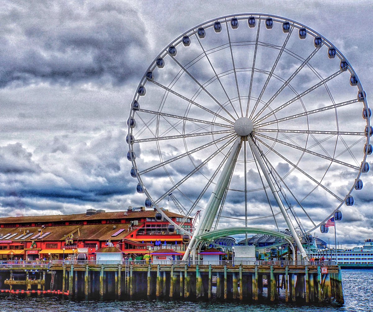 WekivaWild's tweet image. #Seattle #ferriswheel #pier