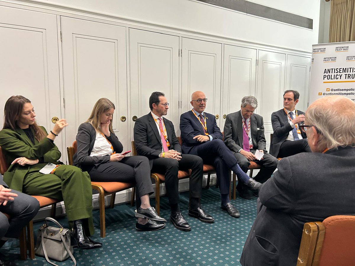Board of Deputies of British Jews (@boardofdeputies) on Twitter photo Today, with the <a href="/APPGAA/">APPG Antisemitism</a>, the APPG on British Jews welcomed representatives from <a href="/Le_CRIF/">CRIF</a> and <a href="/AJCGlobal/">American Jewish Committee</a> to discuss the challenges facing Jewish communities in France, the US and the UK. Today, with the <a href="/APPGAA/">APPG Antisemitism</a>, the APPG on British Jews welcomed representatives from <a href="/Le_CRIF/">CRIF</a> and <a href="/AJCGlobal/">American Jewish Committee</a> to discuss the challenges facing Jewish communities in France, the US and the UK.