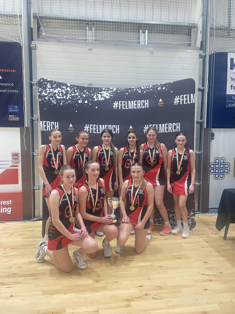chwaraeonyrurdd's tweet photo. BL 8-9. | YR.8-9

Canlyniadau CWPAN🏐
CUP Results🏐

🥇@Cwmrhymni 
🥈@BroEdern 
 
@chwaraeonyrurdd https://t.co/KkrgjebTFp