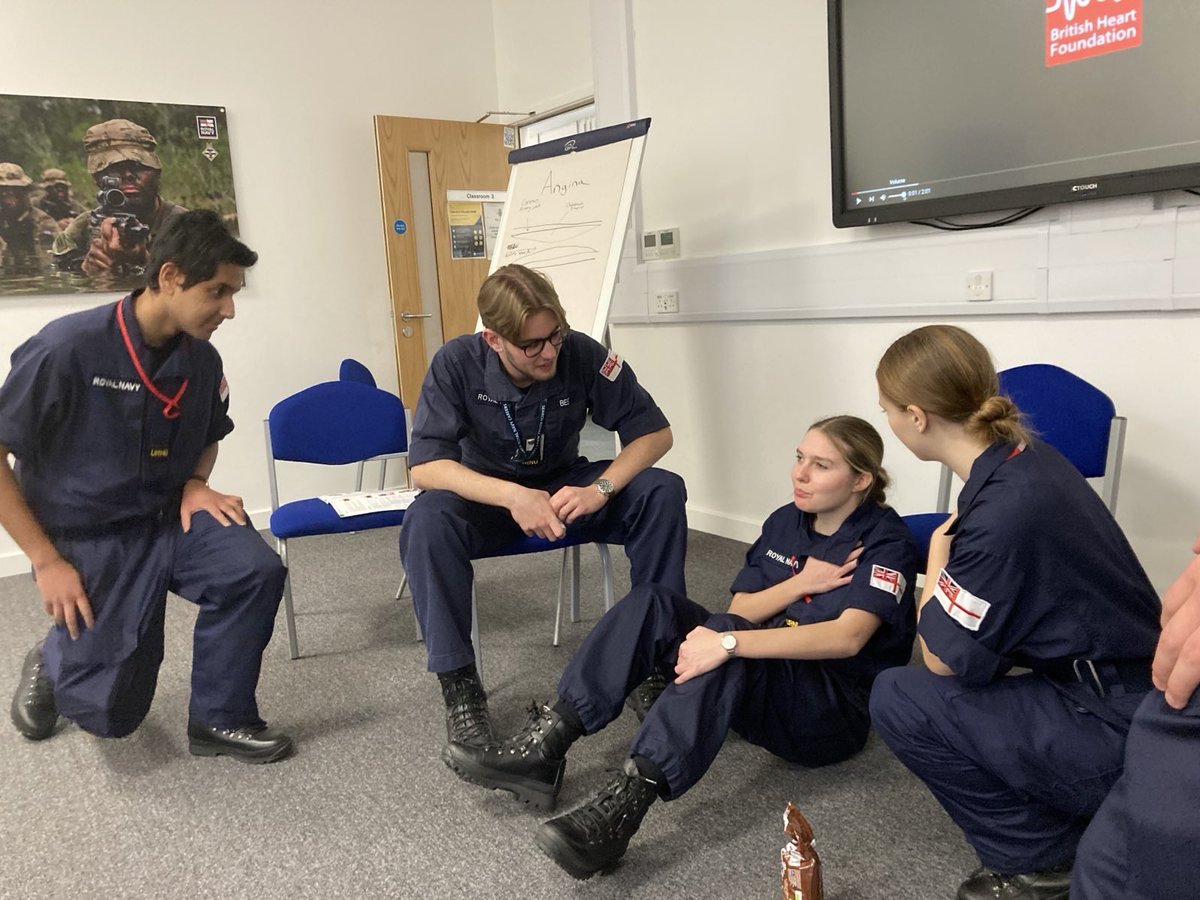 Last weekend, some of our OCs undertook an RYA First Aid course. Thank you so much to our brilliant instructor and well done to all OCs who took part!