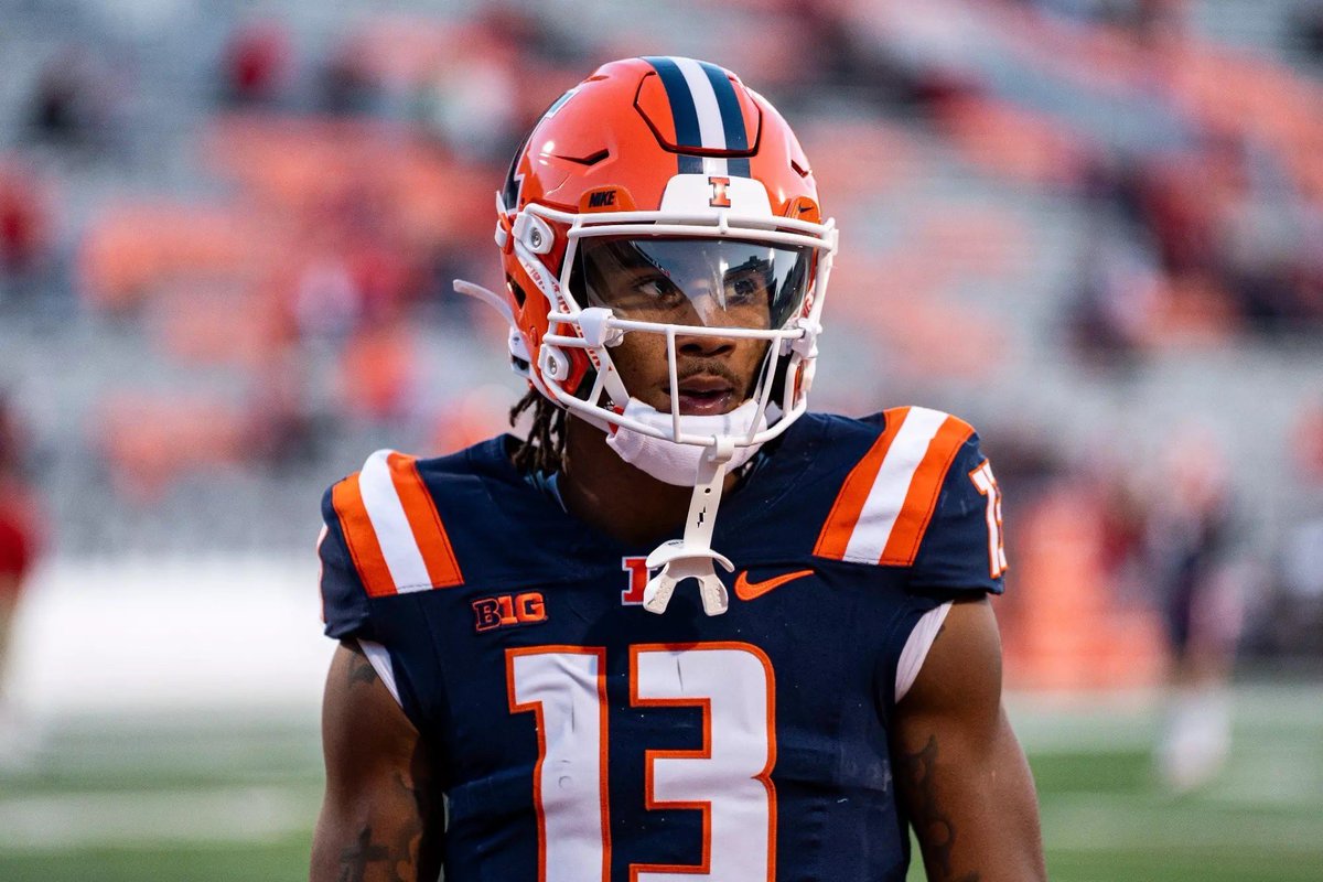 ILLBoardRoom's tweet photo. 1st Team All Big Ten Receiver stats in conference games 

Tai Felton (MD) : 66 / 672 / 5 
Jeremiah Williams (OSU): 43 / 653 / 6 

Not on the 1st team 

Pat Bryant:  39 / 749 / 6 

Apparently more receiving yards,  touchdowns, and winning doesn’t matter 

Justice for PB 13 https://t.co/ILtixb3O8N