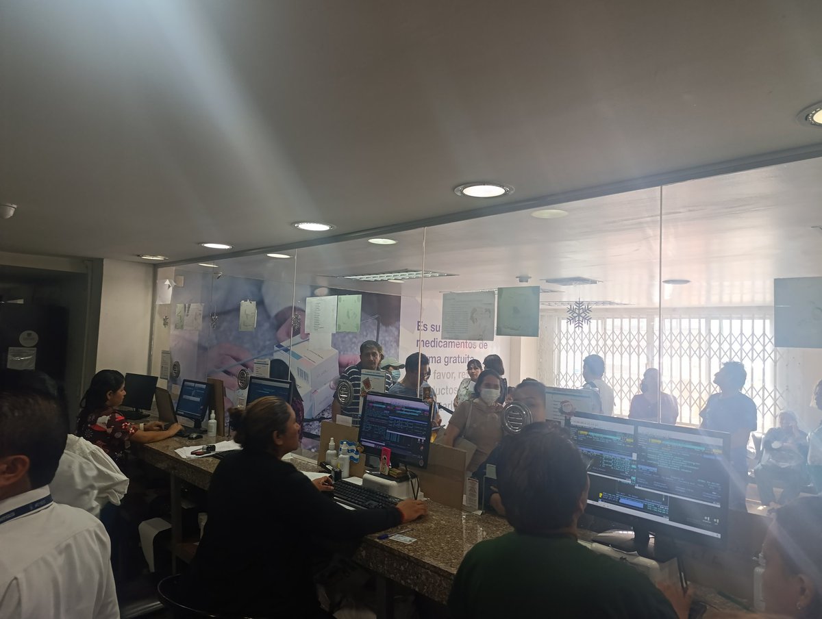 GonOrtega's tweet photo. En @DEFENSORIAEC cumplimos con la constatación efectiva de atención a la salud en el 🏨 @HtmcIess. Verificamos el abastecimiento de retrovirales e insumos. Seguiremos al tanto de la red publica de salud. 🚨 https://t.co/uYF7nFVKIr