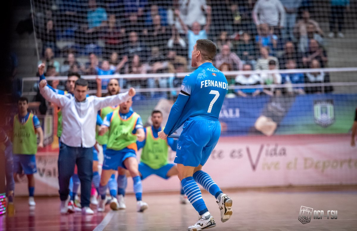 Victor17VFS's tweet photo. Tras una difícil pero espectacular experiencia en Primera División, toca volver a la normalidad con el filial y la cantera.

➡️ https://t.co/j2WzfmoNiM

Toca seguir currando en la base y ayudando al club en todo lo que se pueda 💪💙💙

📸 @aurecape 🔝 https://t.co/lwdI5hwptv