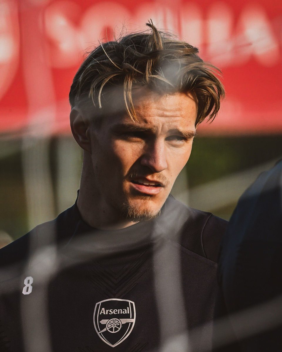 alexAFC__'s tweet photo. 📷 | A few [RETOUCHED] pictures of the Boy’s back in training at the SOBHA Reality Training Centre @Arsenal 

#VintageStyle #RetouchEdits #ArsenalPic https://t.co/3RjVjsDN9y