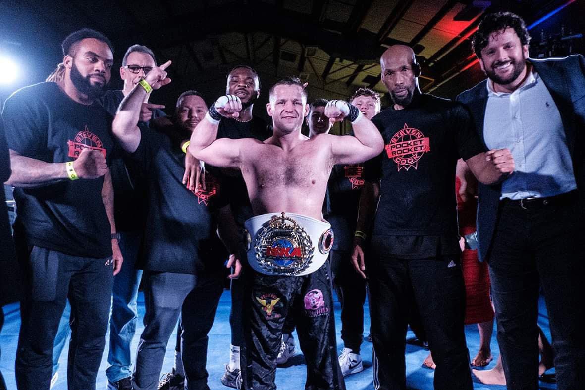 SPRC_1's tweet image. Even though we stand alone we stand together!
5x 3-weight professional kickboxing World Champion!