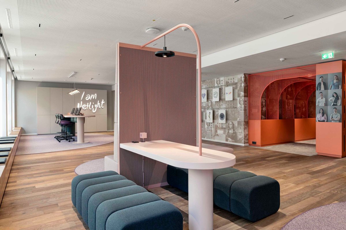 Archello's tweet photo. The new Netlight Munich hub by Seel Bobsin Partner integrates function and design.
https://t.co/OfXp9iIWVO
#WorkplaceDesign #AgileSpaces #ModernInteriors https://t.co/zMP3fHXp8l