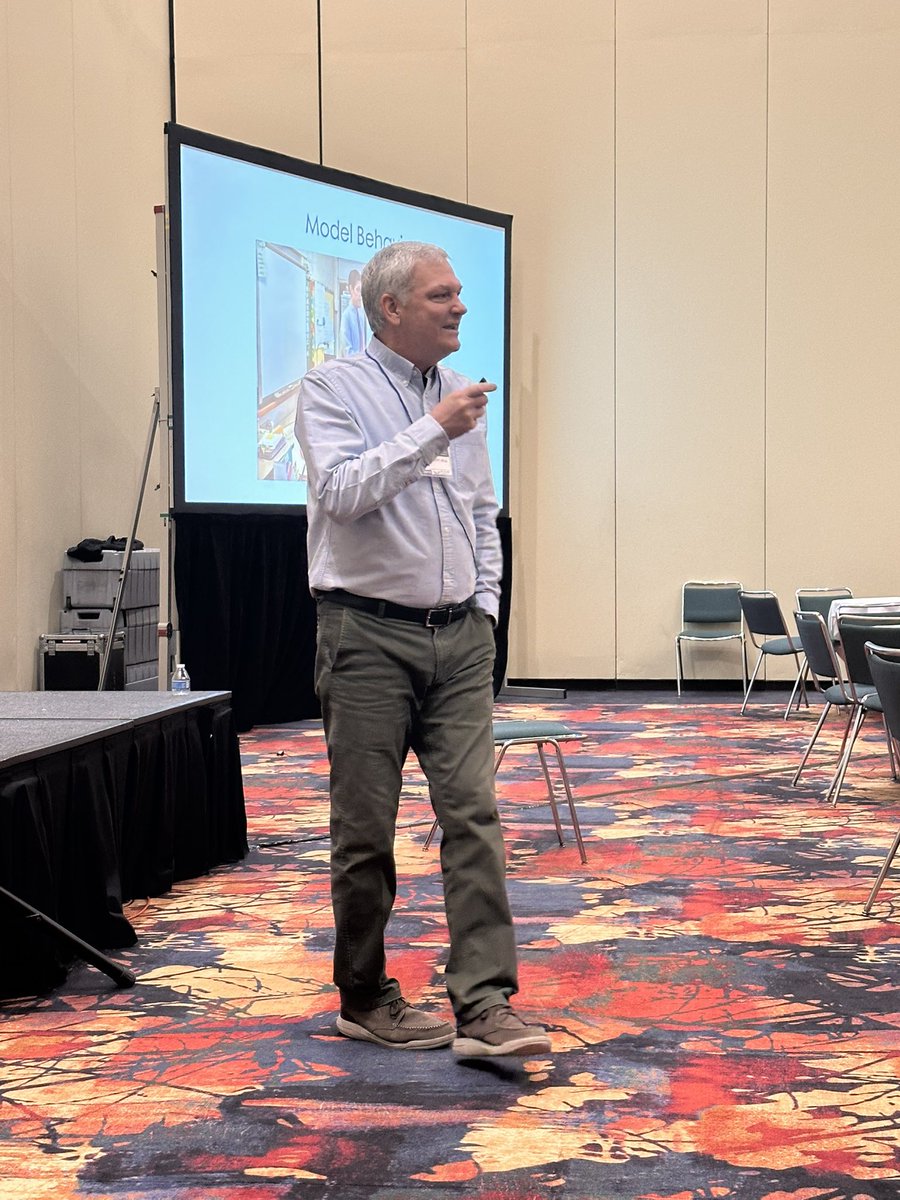 ieptacenter's tweet photo. And that’s a wrap on the morning of day 1 #EE2024!
🎉🥳🍎
Enjoy lunch, relax, and network with each for awhile. Our next round of concurrent sessions will begin at 12:45pm!
#ee2024 #ieptacenter @EducateIN #elevatingeducation https://t.co/w4blE4yHaT