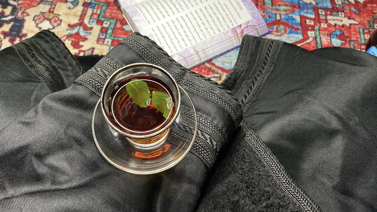 ياوجه فيه من المسرة عُمر 
"🌷"