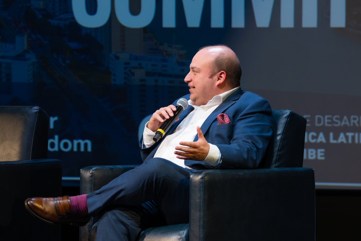 Moderamos el panel de Inversión Pública - Privada: Retos y desafíos en Latinoamérica. en el Americas Tourism Summit 2024. Gracias a la Fundación Adam Smith por la invitación.