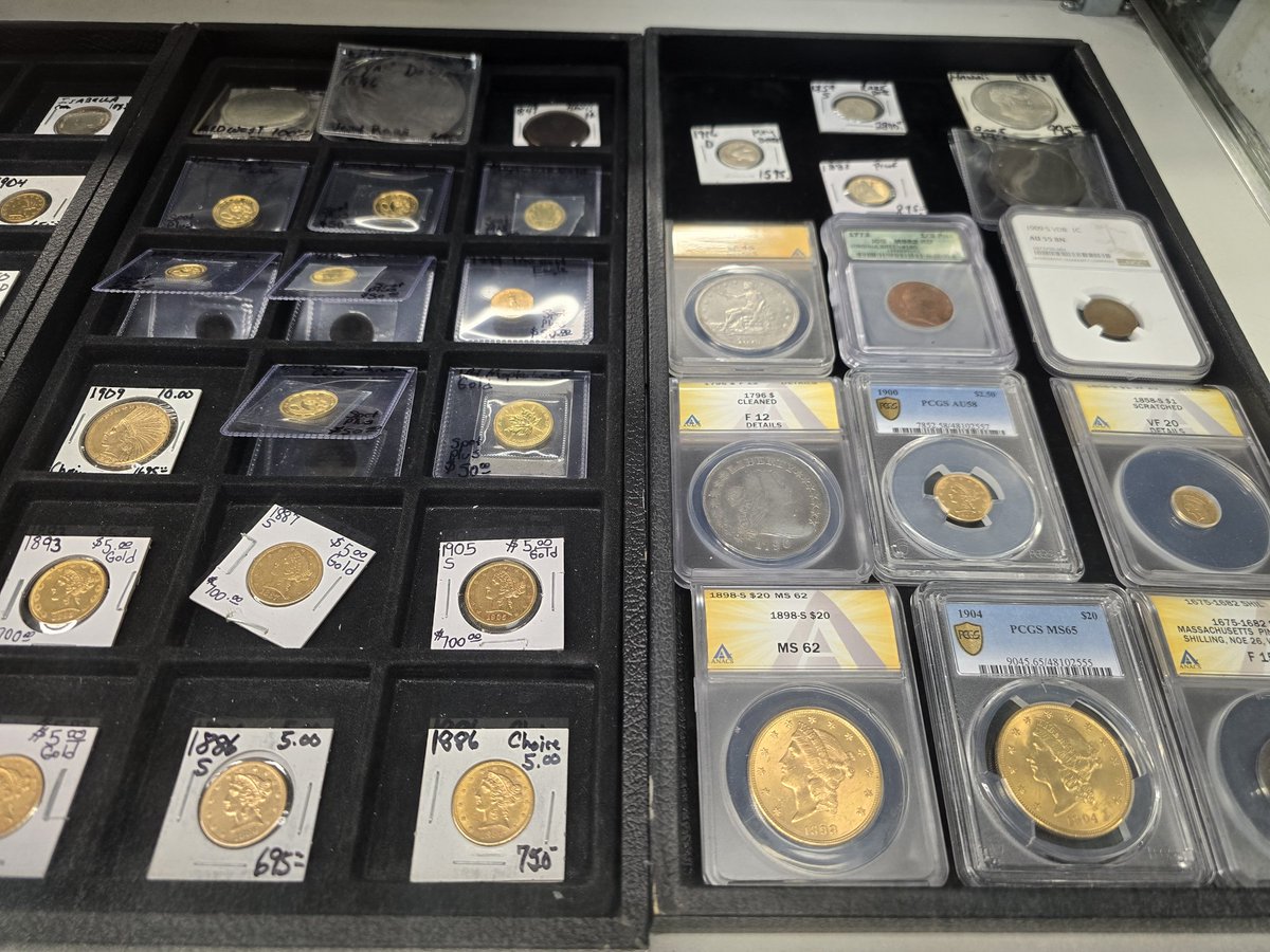 KSProductions9's tweet image. GOLD GOLD GOLD!!

AND SILVER!

Buying and selling everyday

Note: Prices on purchasing and selling changes with the markets