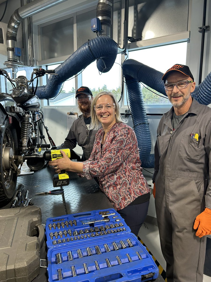 shall1971's tweet photo. More great experiences with students and faculty! Thanks Lunenburg Campus! @NSCC_Lunenburg @NSCC https://t.co/pXFwThsi0g