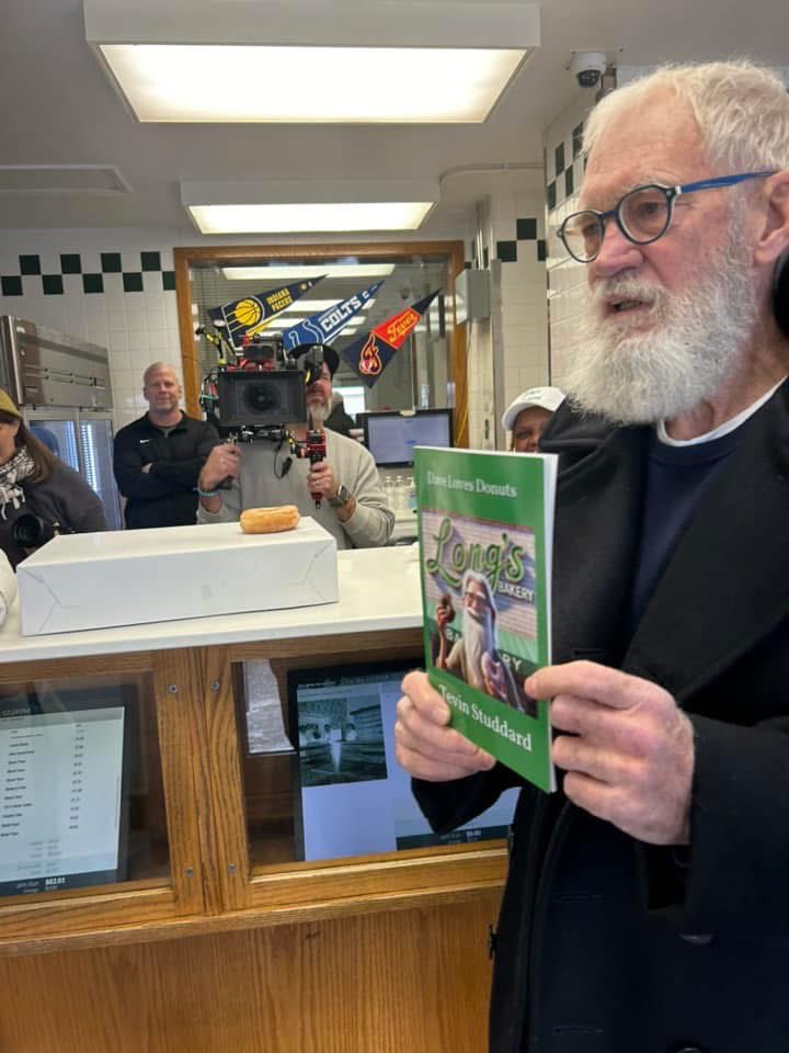 Caitlin Clark and Dave Letterman filming a documentary at the world’s greatest Bakery and guess who wrote a children’s book for Dave. HAUGHVILLE STAND UP from Hooks to Books 🤟🏾📚🍩

<a href="/Raina15/">Raina Harmon</a> was def rocking gear today