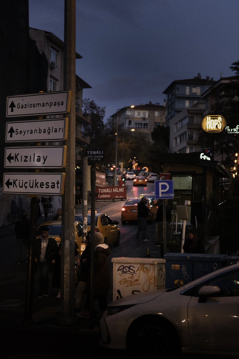 bir bulanık film sanki