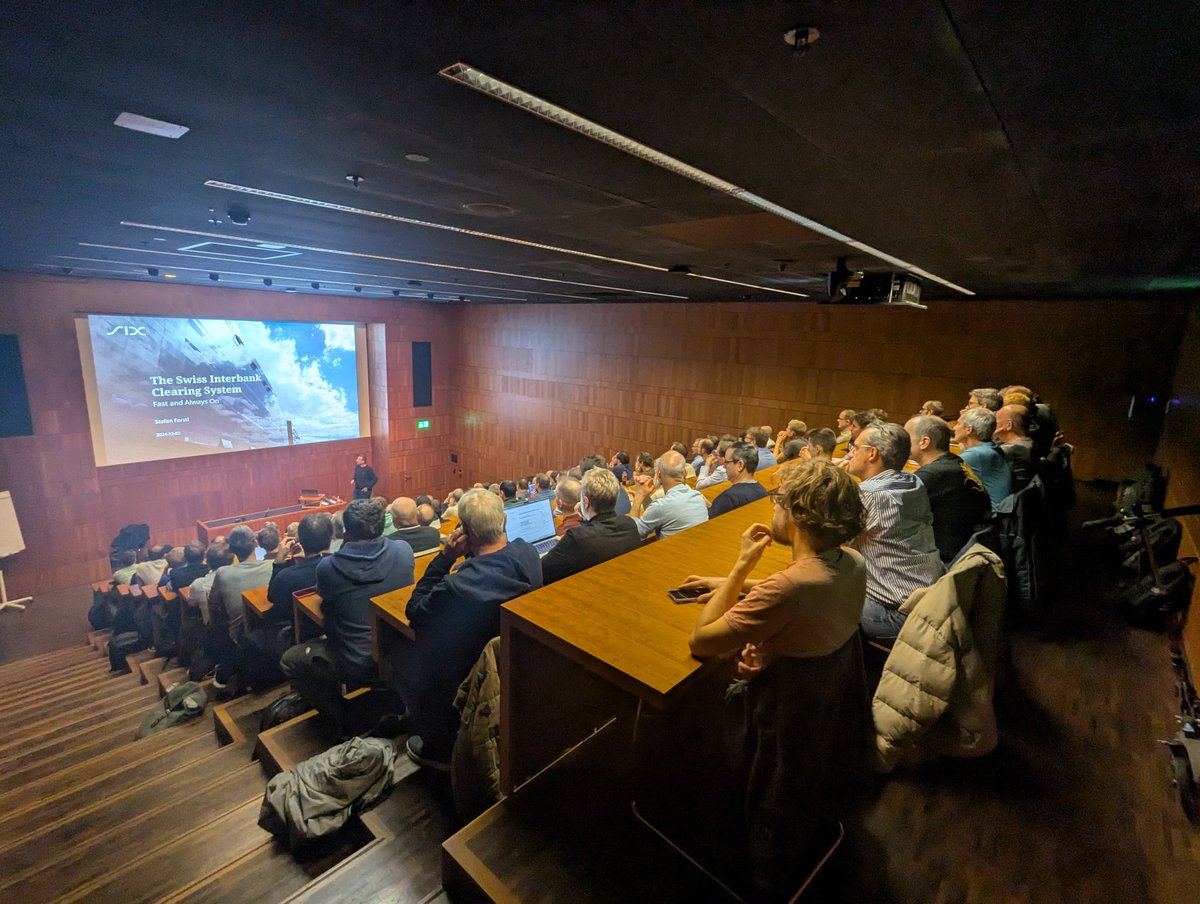 Tonight's <a href="/jugch/">JUG Switzerland</a> talk in Zürich is about swiss Instant Payment by Stefan Ferstl. What an end of the JUG year with more than 120 participants 😍