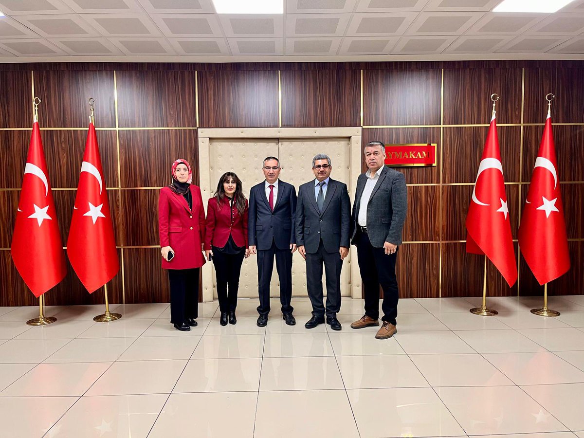 KarapAyse's tweet photo. @PursaklarHem Müdür Yardımcısı arkadaşlarımla Kaymakamımız Sayın Üzeyir Aziz ÖZEREN ‘e hayırlı olsun ziyareti gerçekleştirdik. https://t.co/YXHqG6bgUc
