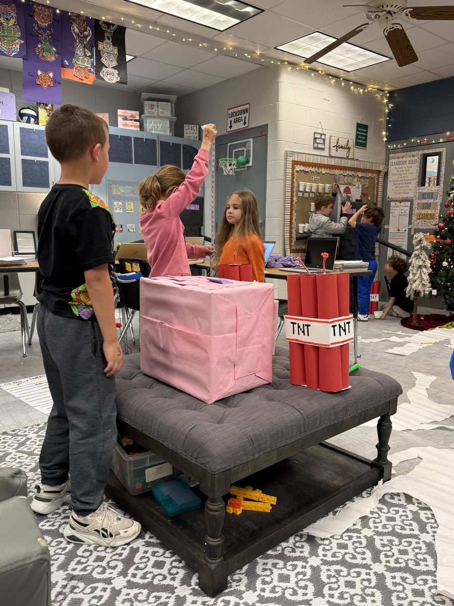 .<a href="/JessBullock_5/">eledteach5</a> Ss are able to measure length, height, and width of various objects and record their own data!  👏🏻👏🏻