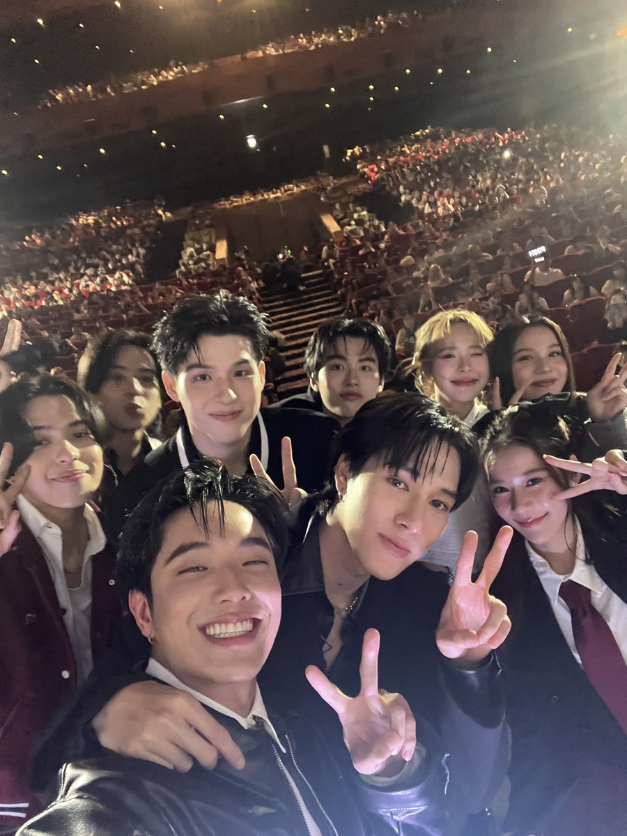 Hirunkit Nani tweet media