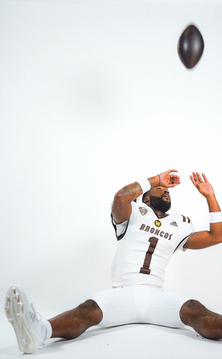 Christian Leary tweet media