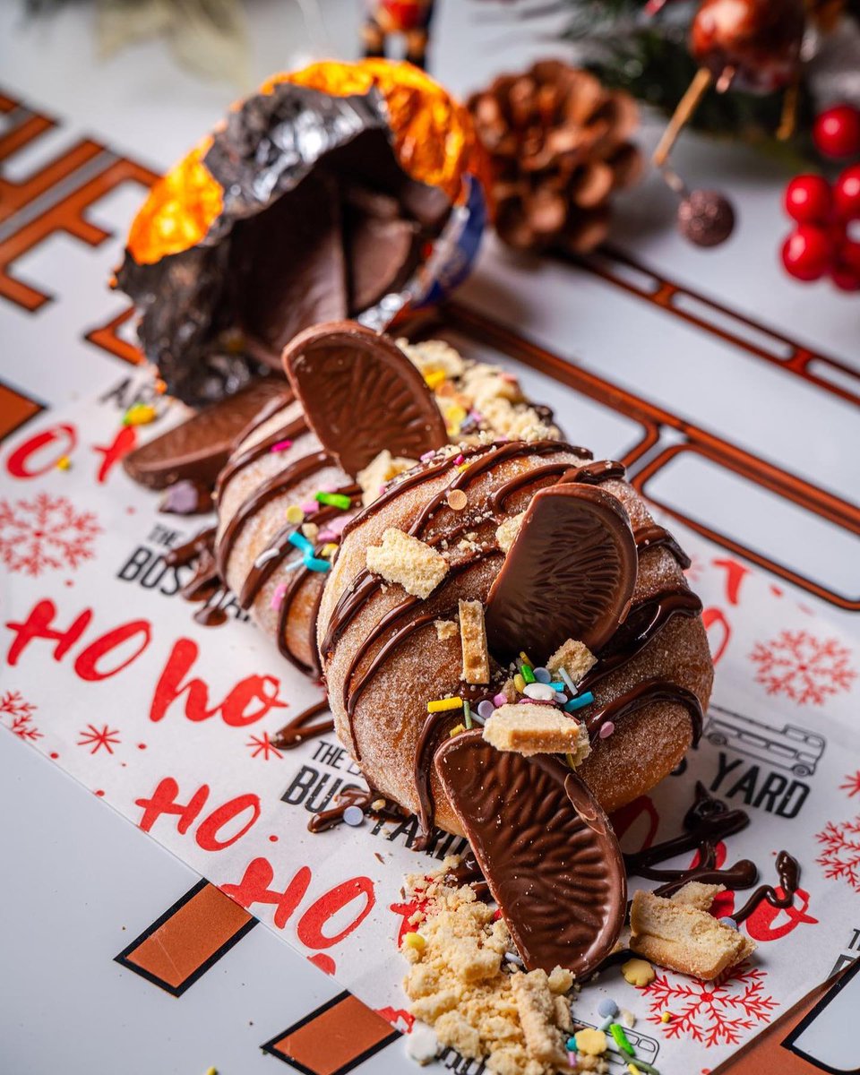 Are you boosting the look of your seasonal products with themed greaseproof papers? Make the most of Christmas sales by adding some festive relevance to your greaseproof!  
#festivefood #seasonalfood