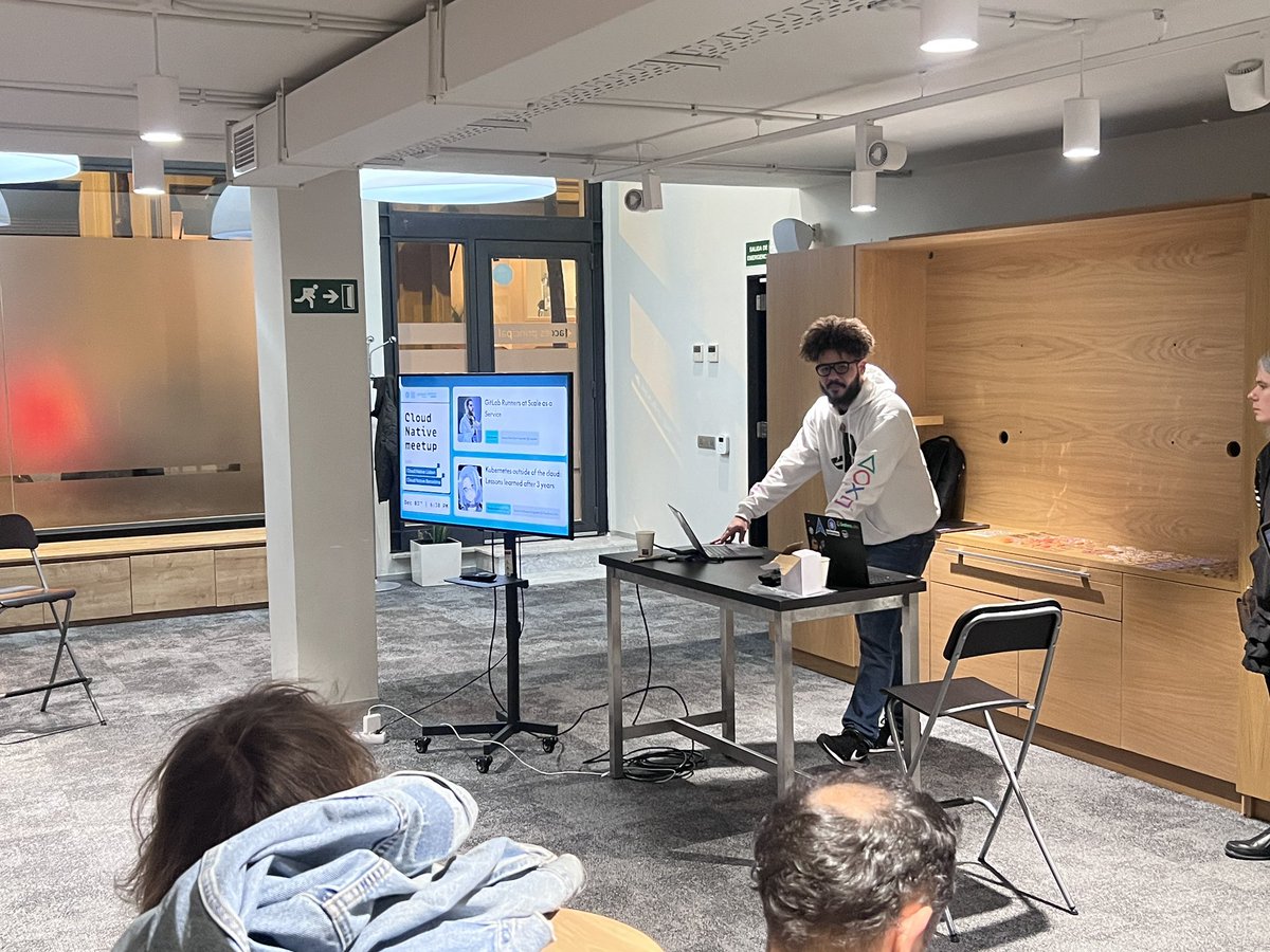 cloudnativebcn's tweet image. Meetup starting π at the @CLEARPEAKS office in Barcelona, together with the Cloud Native Lisbon organizers π