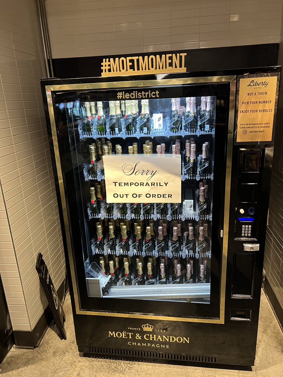 andyverderosa's tweet image. Just had my first #moetmoment