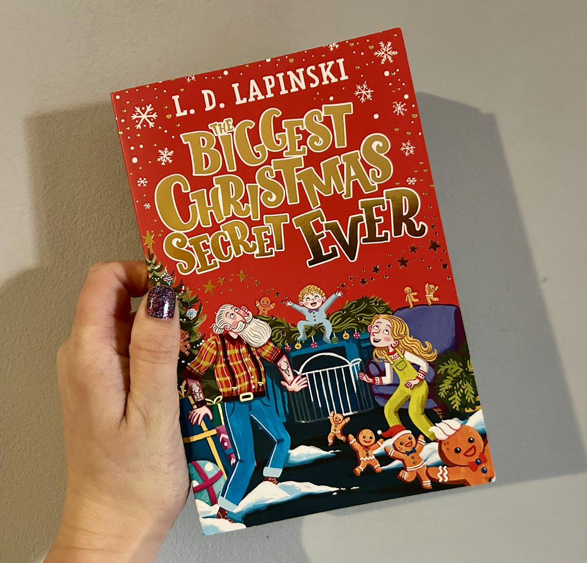BookSuperhero2's tweet image. #BookAdvent Day 3
&apos;The Biggest Christmas Secret Ever,&apos; by #LDLapinski, cover by @RachaelADean 🎄🎅🏼 Super-funny and super-festive! What more could you need? @HachetteKids